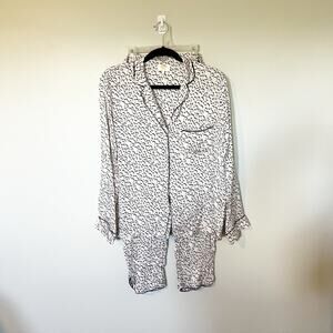 Yolke silk animal print pajama set women’s large